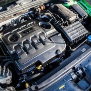 Soluție de curățat motorul 473 ml – Meguiar’s Engine Dressing – EU